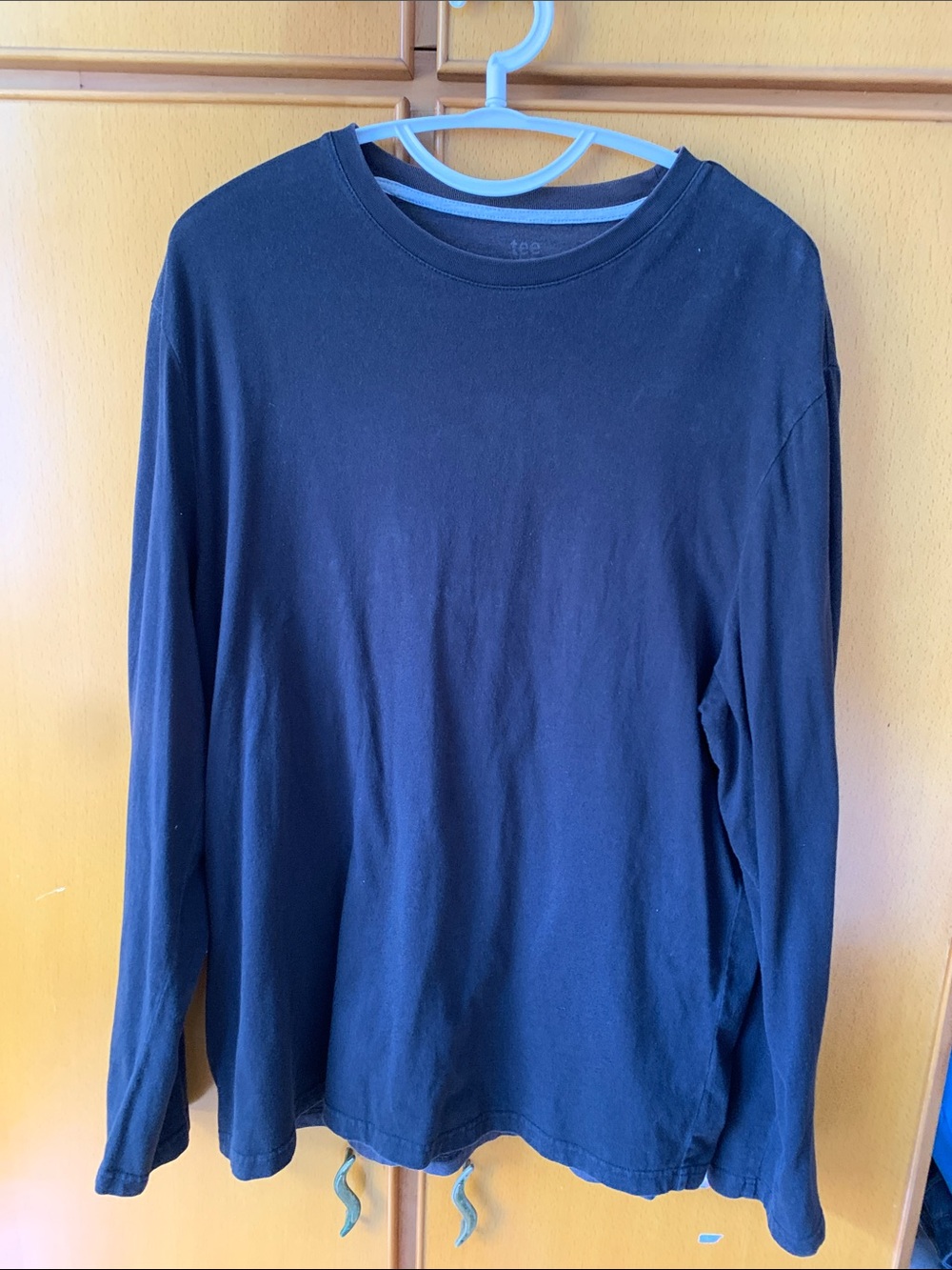 Men's Black Long-Sleeve Crewneck Sweater